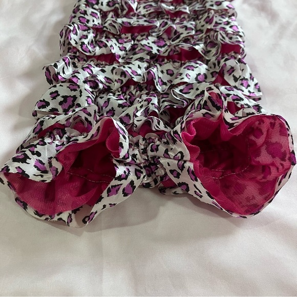 Boutique Pink Leopard Ruffle Romper With Matching Leg Warmers - Picture 6 of 10
